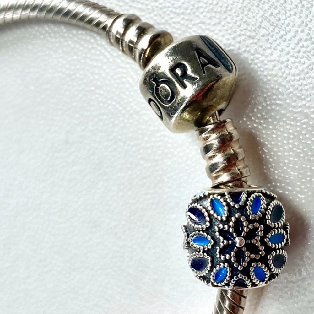 Pandora Moments Snake Chain Bracelet (6.7 Inches) + 2 Charms + 2 Clip Charms - Picture 2 of 3